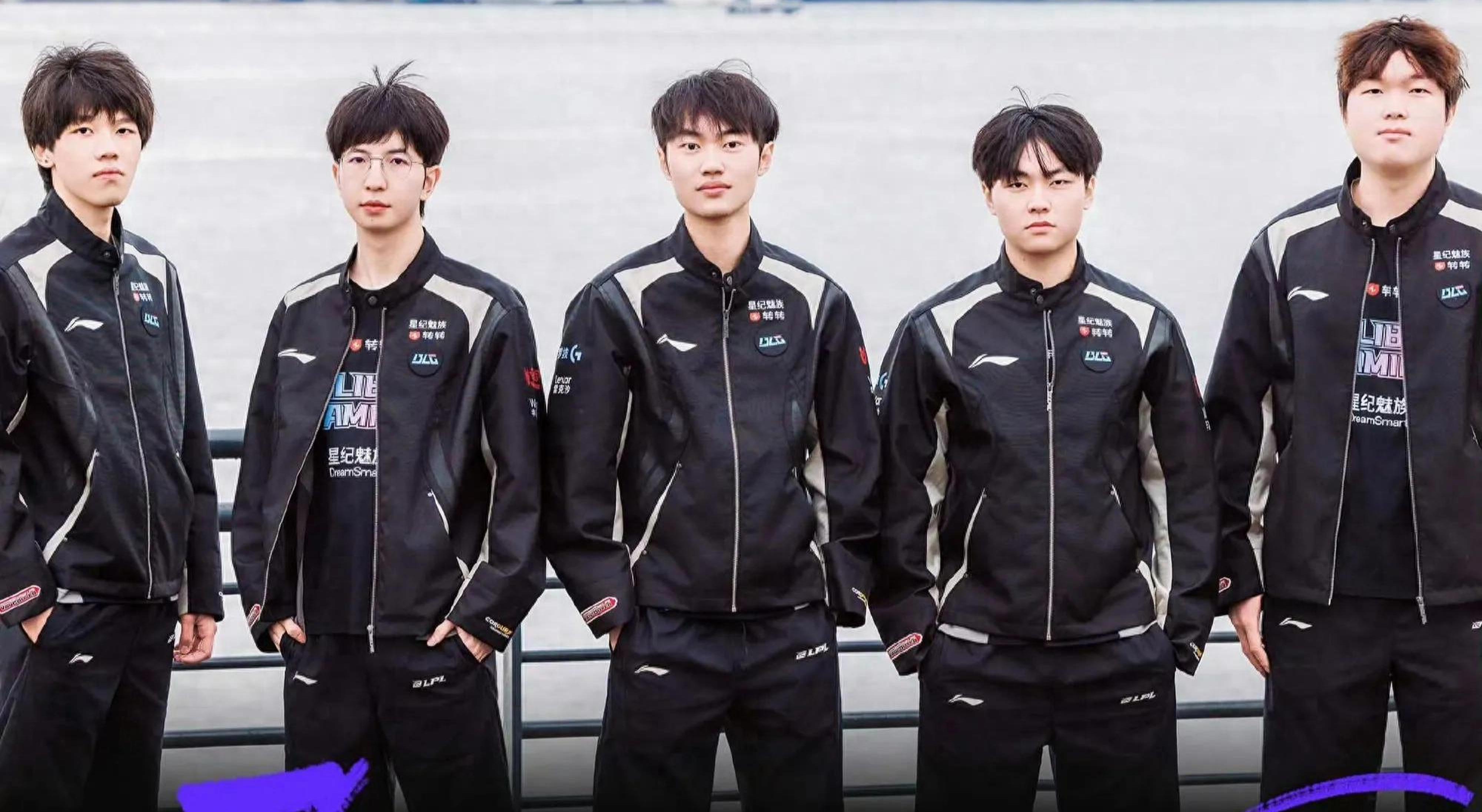 以微弱差距 以微弱差距