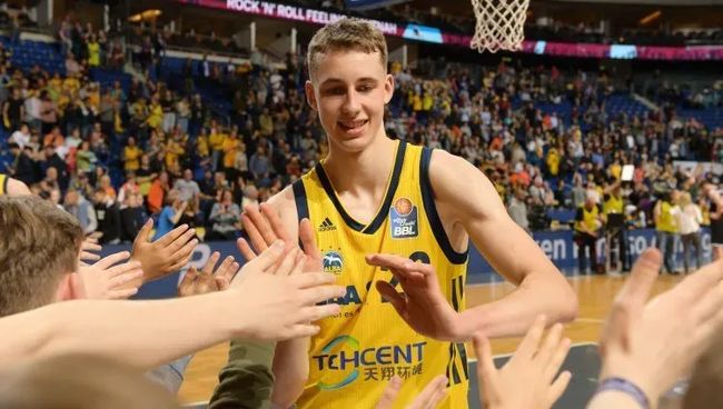 江的防守弱 江的防守弱