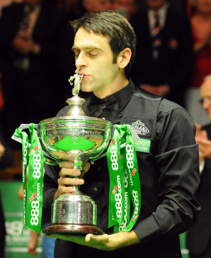 她通过自身 她通过自身